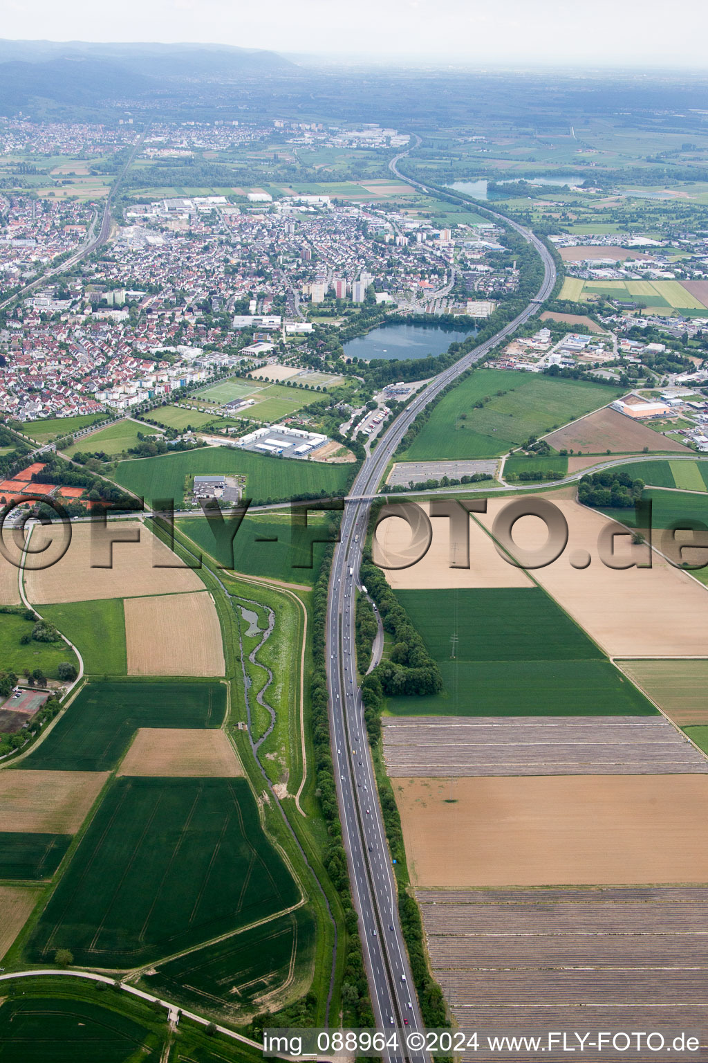 Vue aérienne de Itinéraire A5 à le quartier Auerbach in Bensheim dans le département Hesse, Allemagne