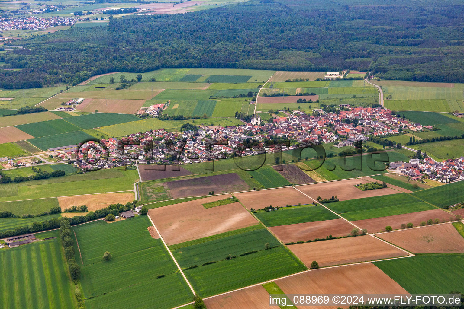 Vue aérienne de Quartier Rodau in Zwingenberg dans le département Hesse, Allemagne