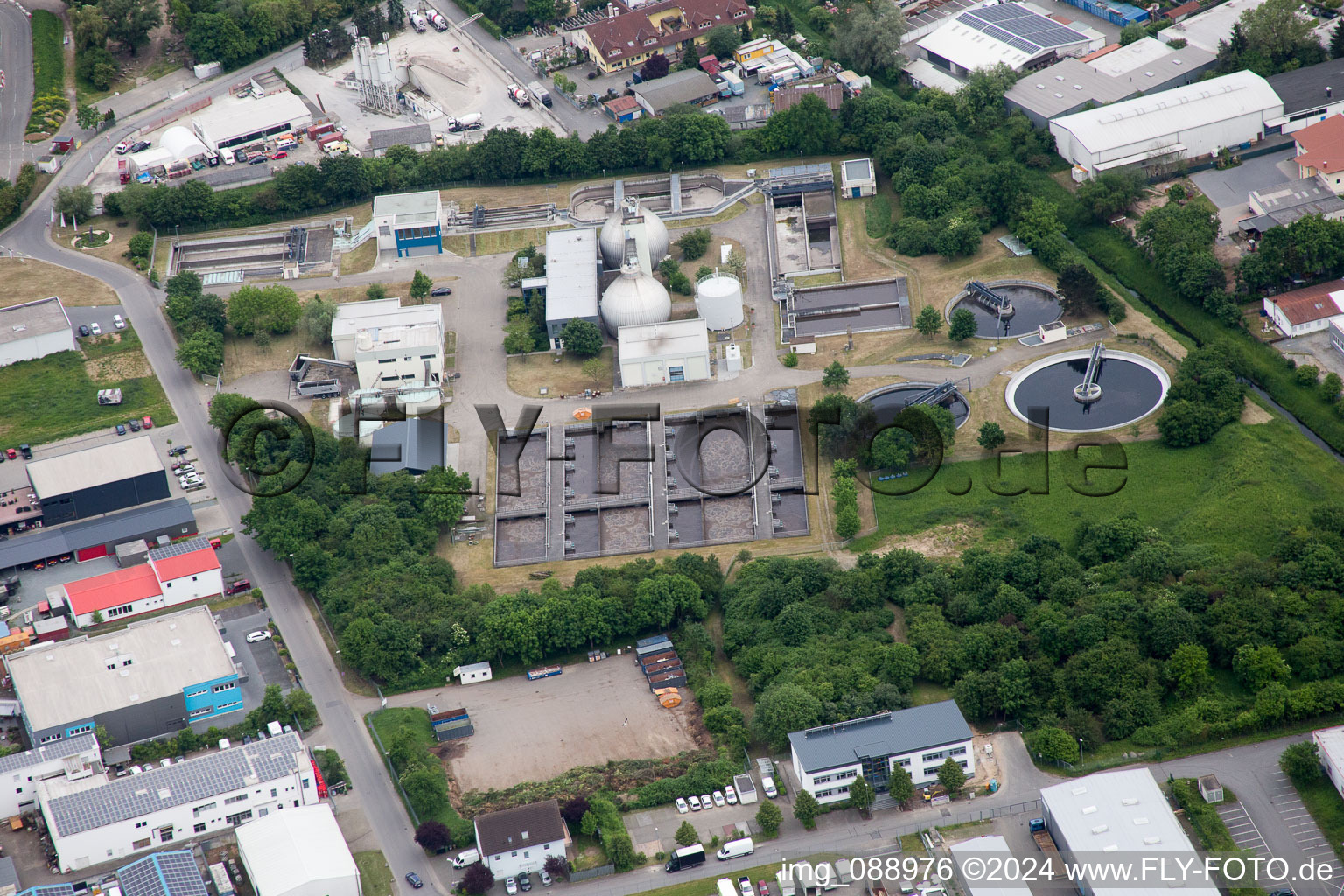 Zone industrielle W à Bensheim dans le département Hesse, Allemagne d'en haut