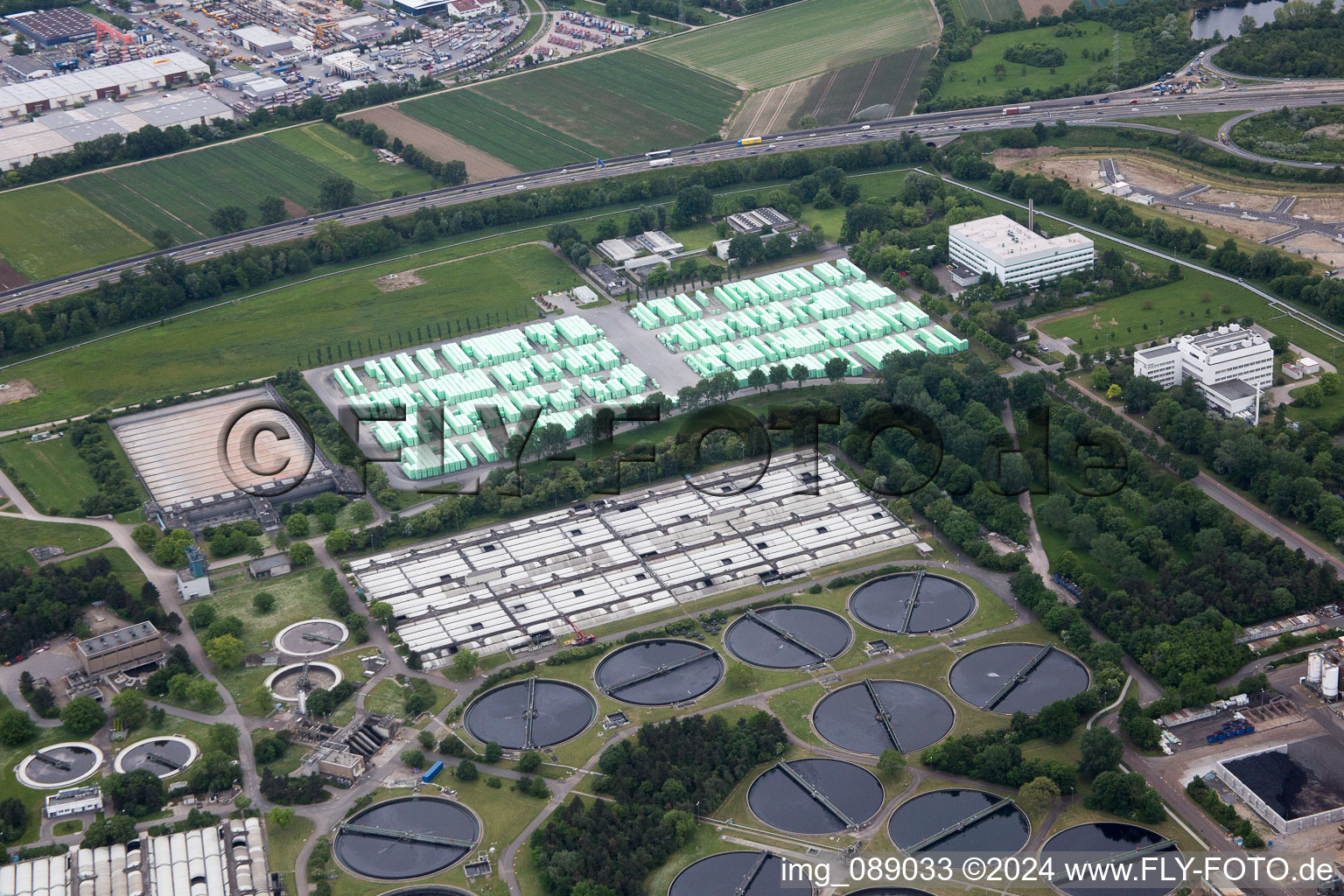 Station d'épuration BASF à le quartier Mörsch in Frankenthal dans le département Rhénanie-Palatinat, Allemagne vue du ciel