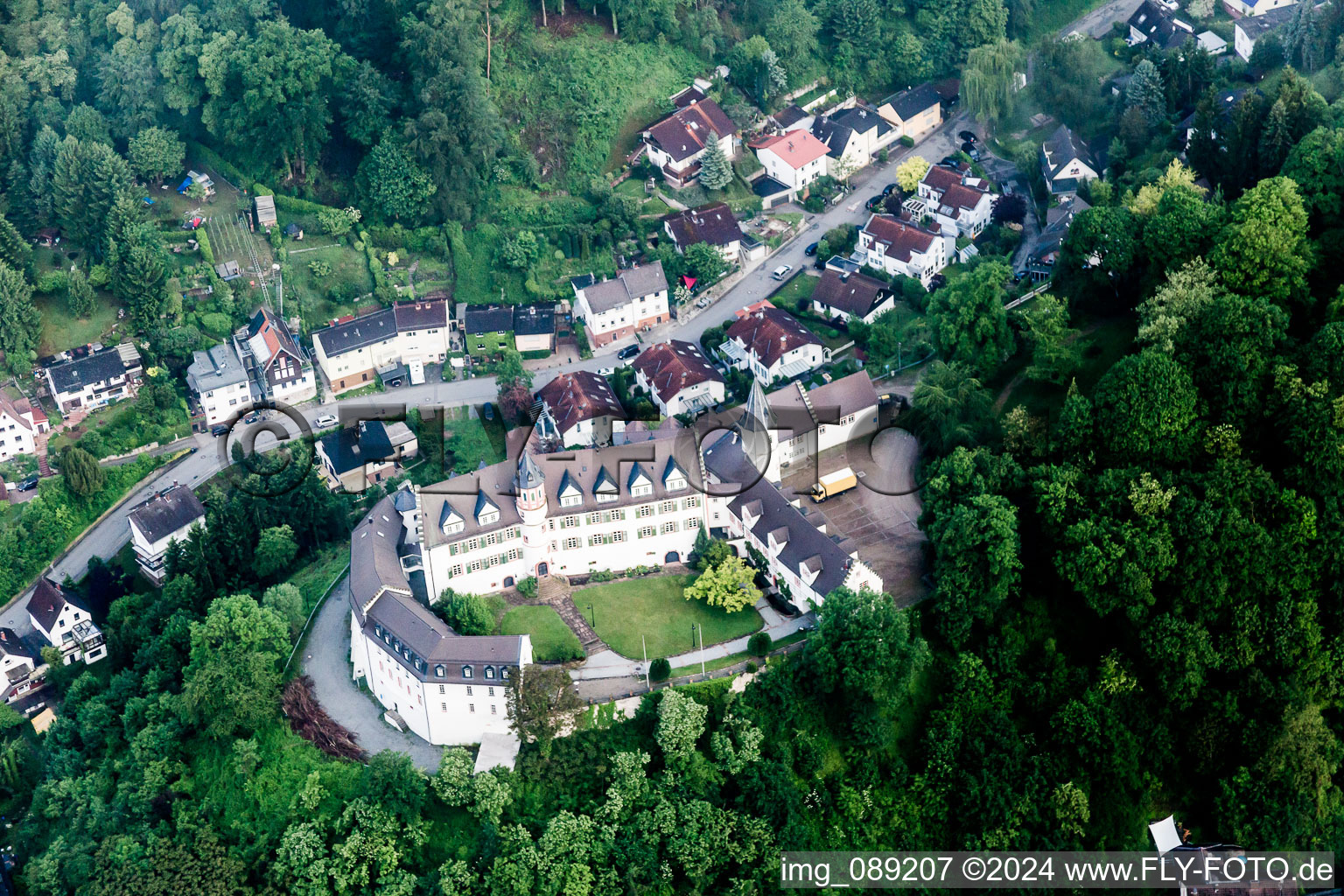 Vue oblique de Parc du château Schönberg à le quartier Schönberg in Bensheim dans le département Hesse, Allemagne