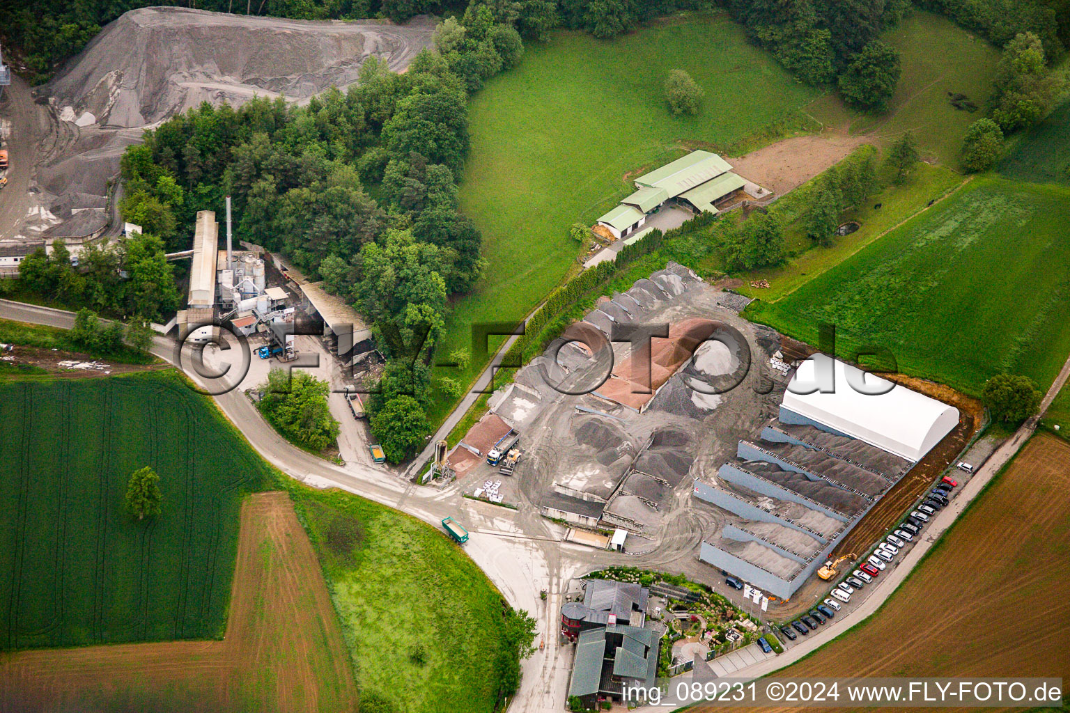 Vue aérienne de Carrière à Sonderbach dans le département Hesse, Allemagne