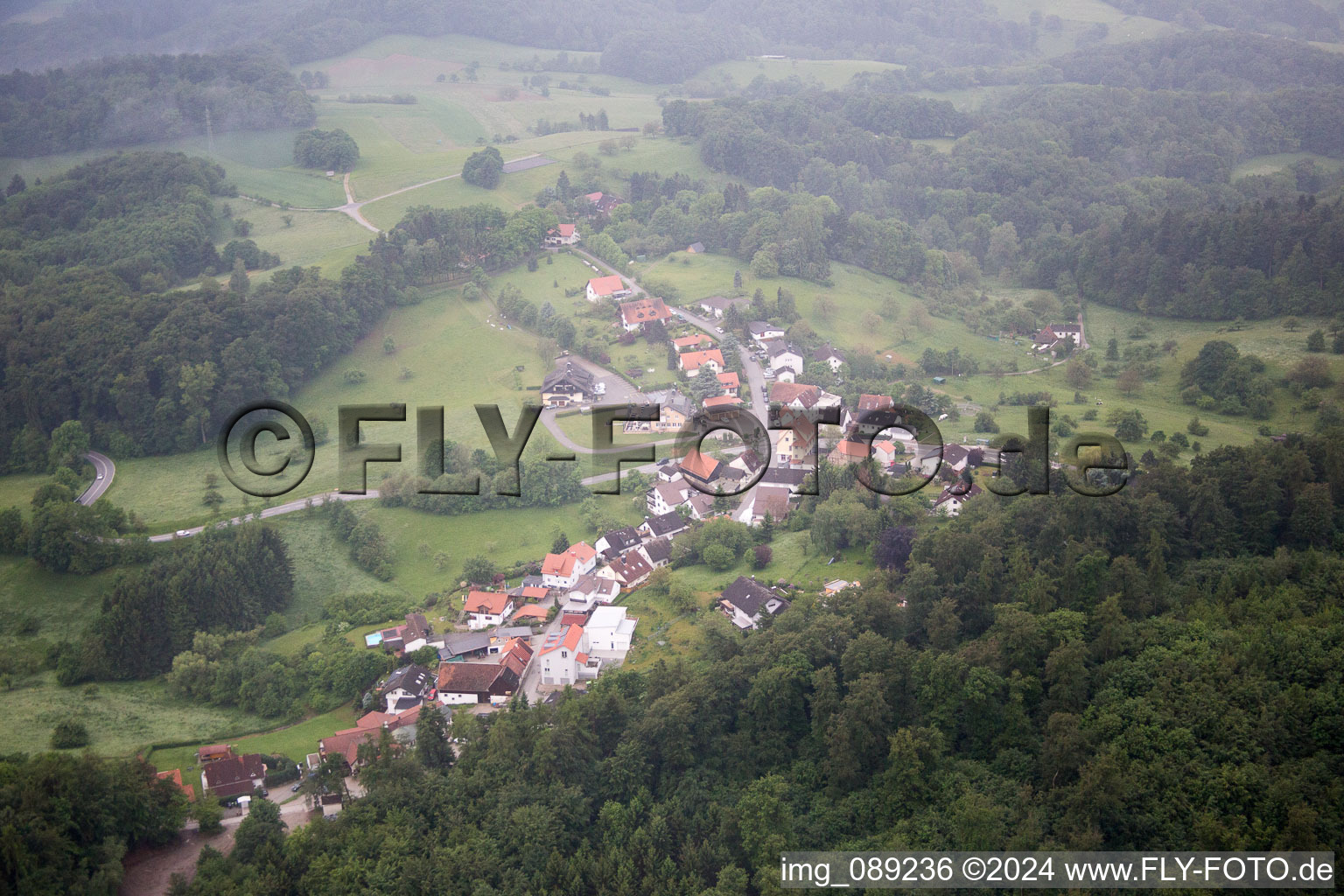 Vue aérienne de Sonderbach dans le département Hesse, Allemagne