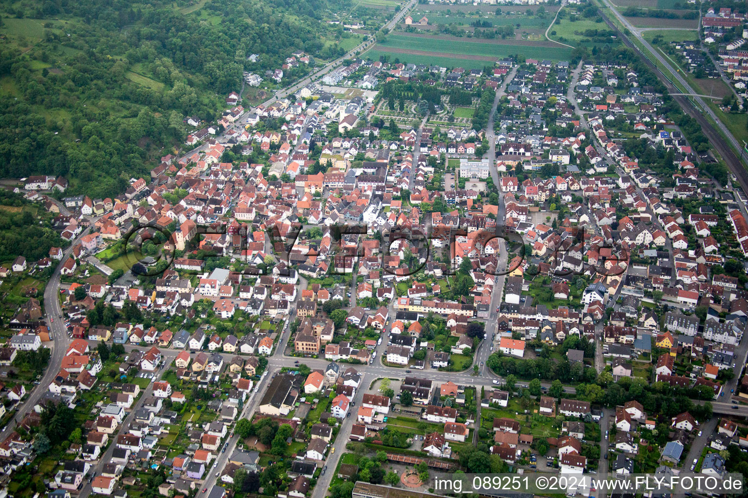 Vue aérienne de Hemsbach dans le département Bade-Wurtemberg, Allemagne