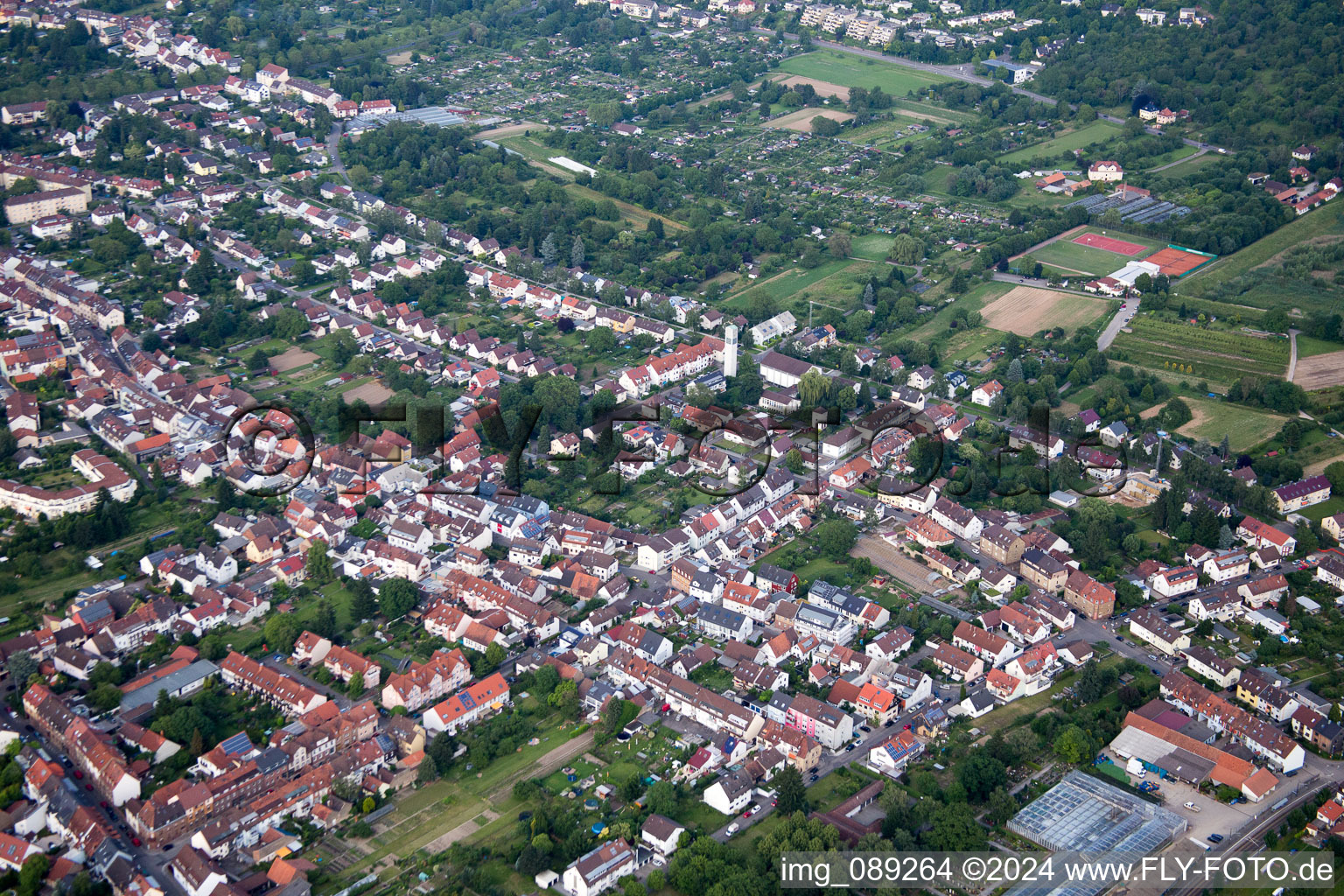 Vue d'oiseau de Quartier Durlach in Karlsruhe dans le département Bade-Wurtemberg, Allemagne