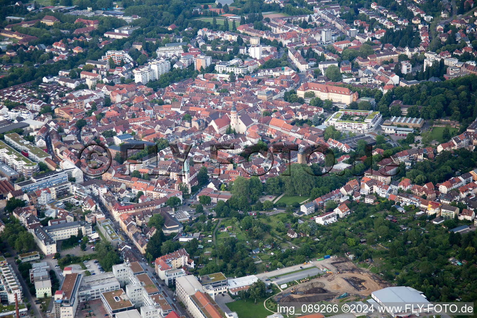 Enregistrement par drone de Quartier Durlach in Karlsruhe dans le département Bade-Wurtemberg, Allemagne