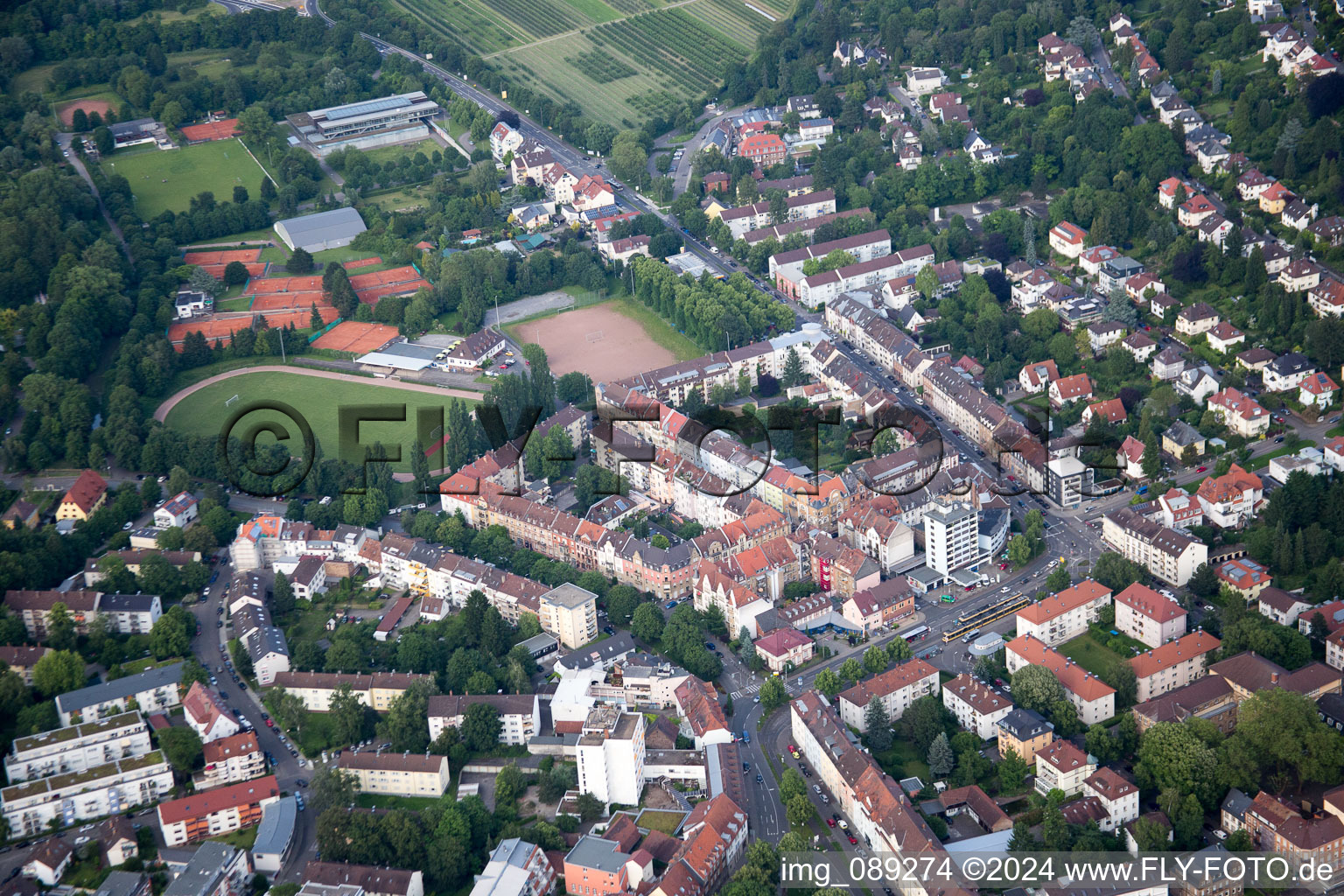 Vue aérienne de ASV à le quartier Durlach in Karlsruhe dans le département Bade-Wurtemberg, Allemagne