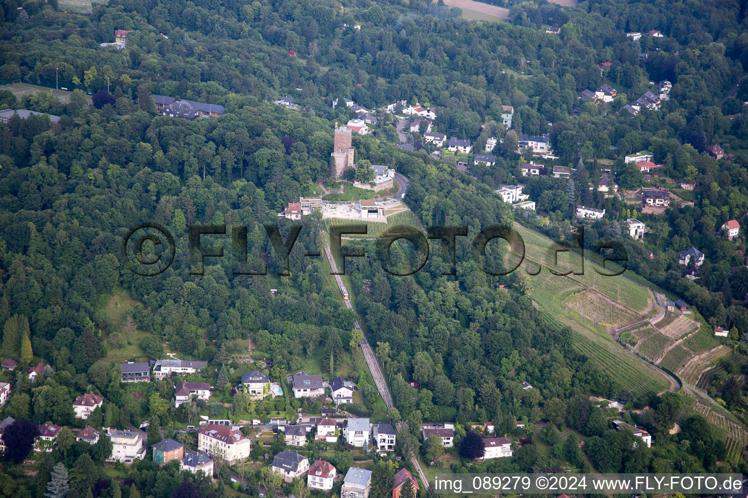 Vue aérienne de Téléphérique de Turmberg à le quartier Durlach in Karlsruhe dans le département Bade-Wurtemberg, Allemagne