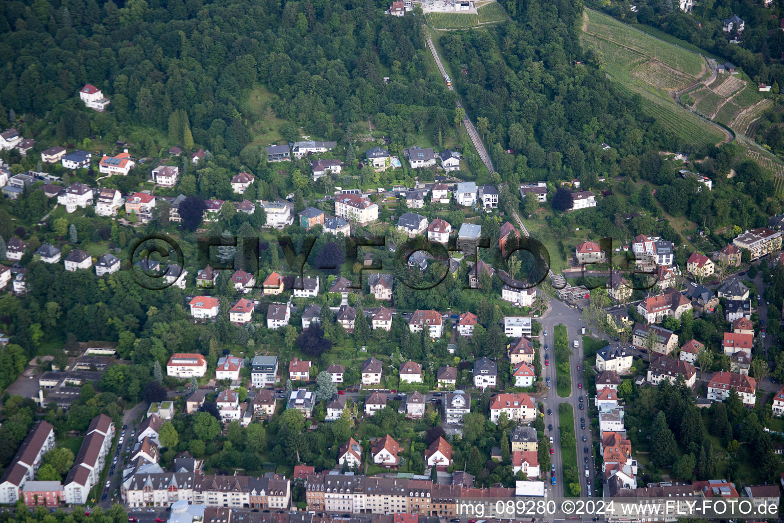 Vue aérienne de Turmbergstr à le quartier Durlach in Karlsruhe dans le département Bade-Wurtemberg, Allemagne