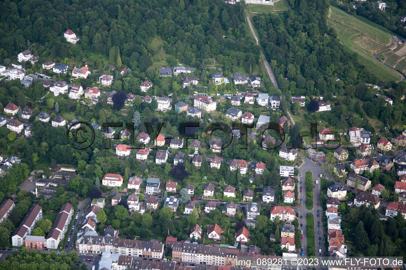Vue aérienne de Turmbergstr à le quartier Durlach in Karlsruhe dans le département Bade-Wurtemberg, Allemagne