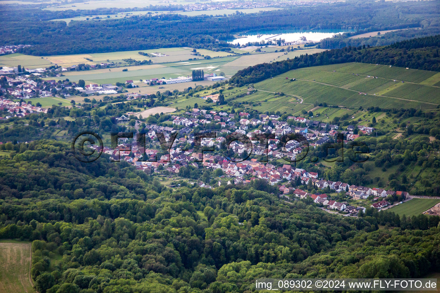 Vue aérienne de Du sud-est à Weingarten dans le département Bade-Wurtemberg, Allemagne