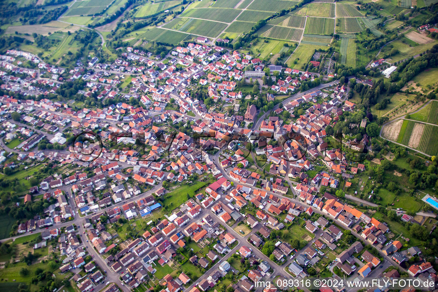 Vue aérienne de Quartier Obergrombach in Bruchsal dans le département Bade-Wurtemberg, Allemagne