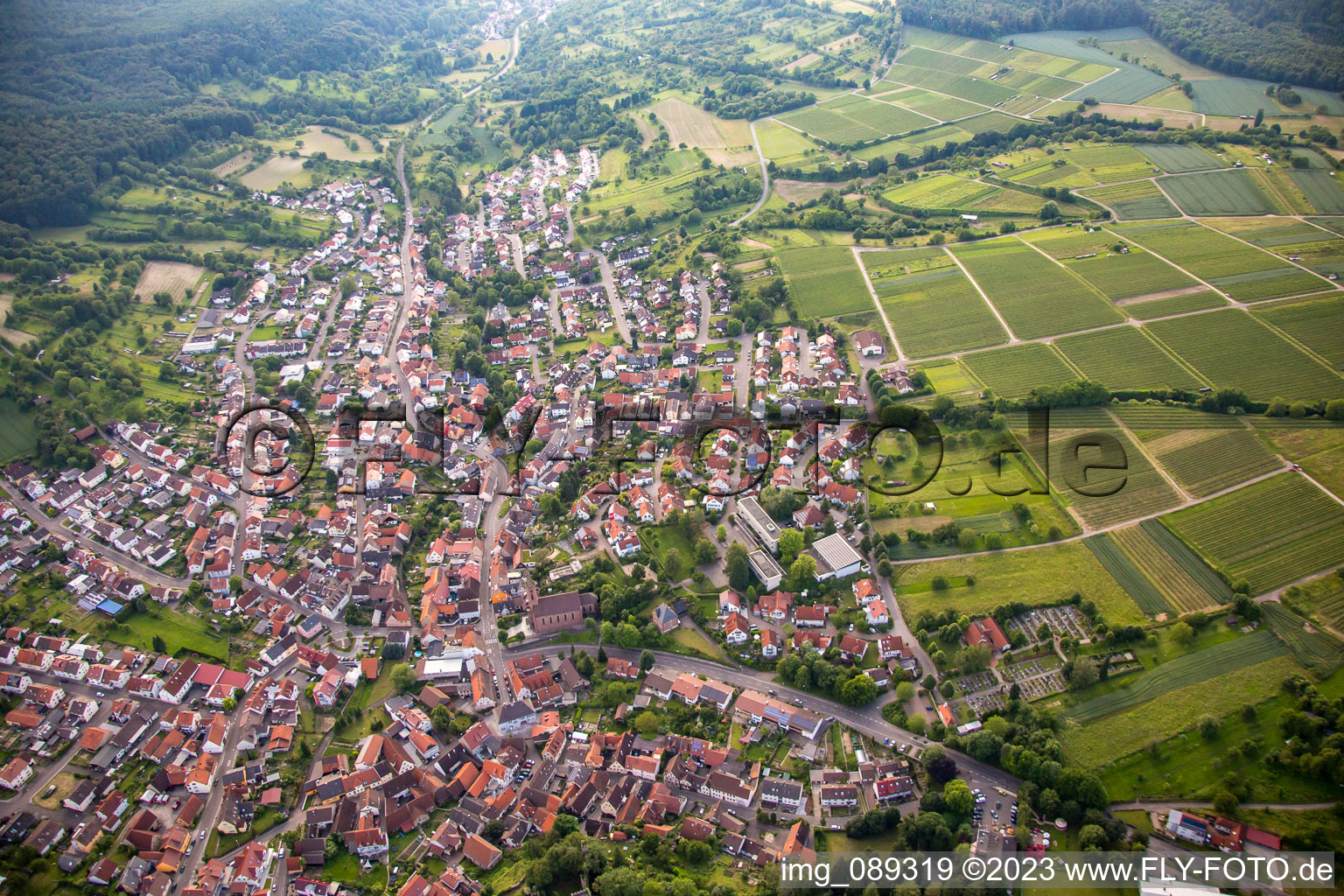 Vue aérienne de Quartier Obergrombach in Bruchsal dans le département Bade-Wurtemberg, Allemagne