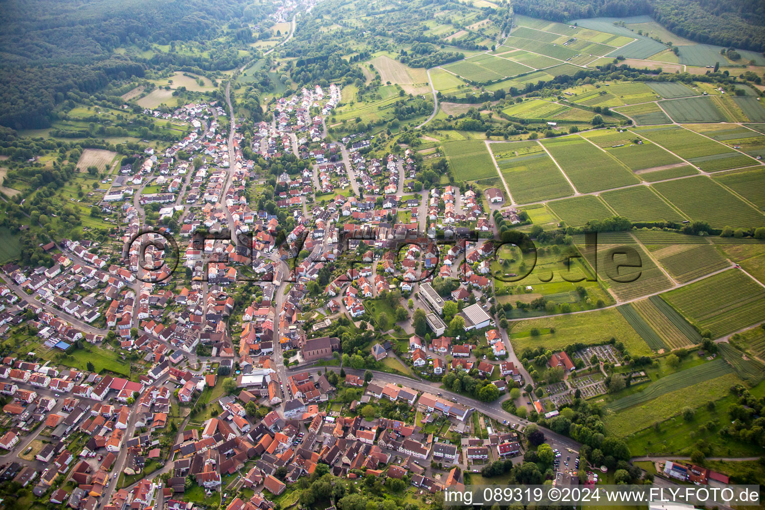 Vue aérienne de Quartier Obergrombach in Bruchsal dans le département Bade-Wurtemberg, Allemagne