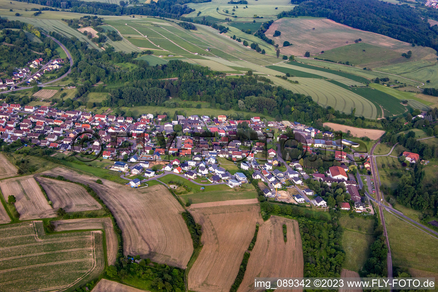 Vue aérienne de Quartier Oberöwisheim in Kraichtal dans le département Bade-Wurtemberg, Allemagne