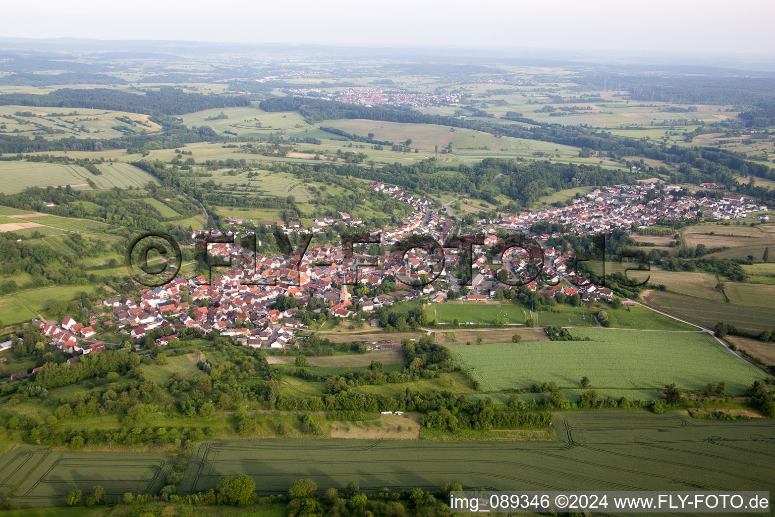 Vue aérienne de Quartier Oberöwisheim in Kraichtal dans le département Bade-Wurtemberg, Allemagne