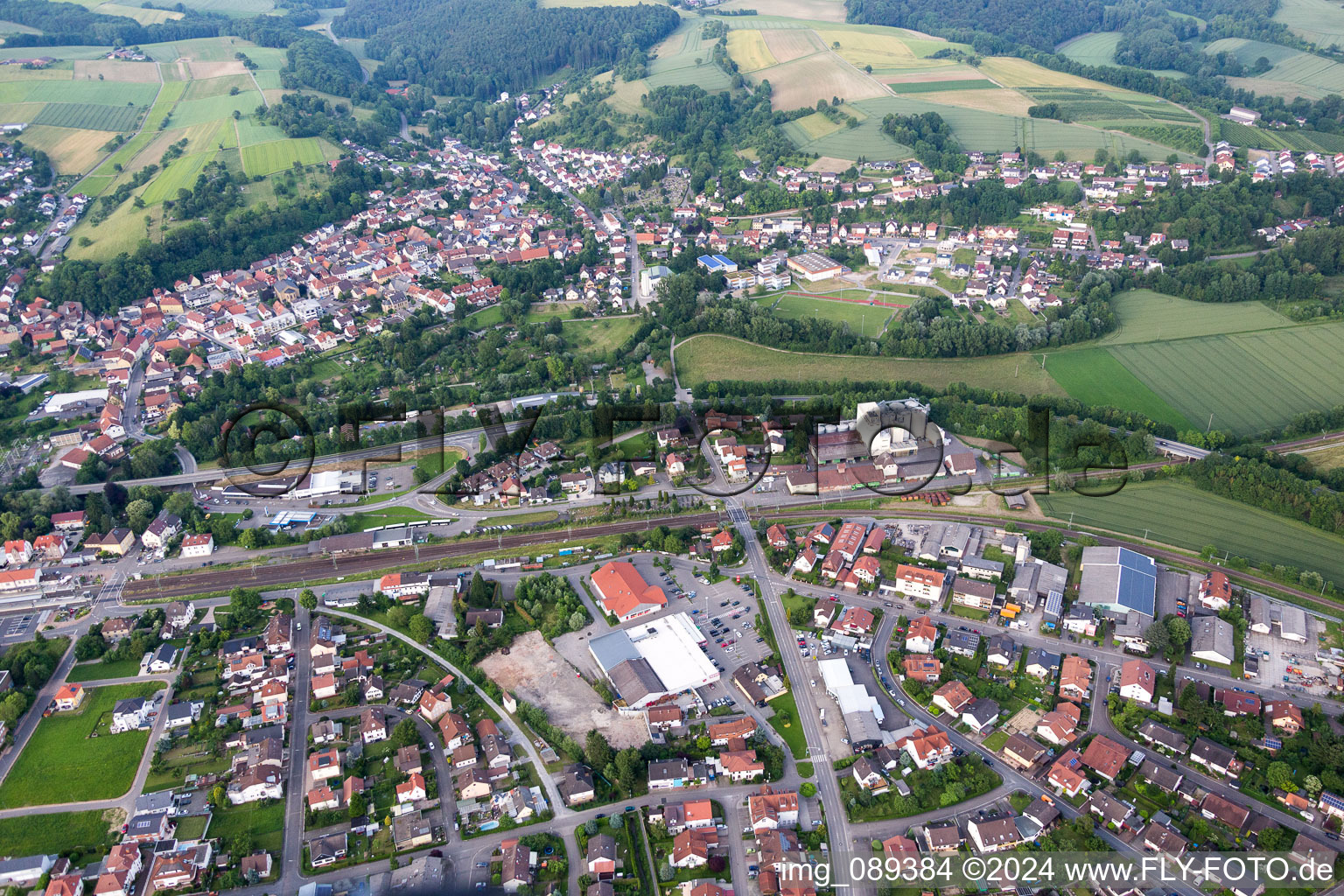 Vue aérienne de Zones riveraines de l'Elsenz à Meckesheim dans le département Bade-Wurtemberg, Allemagne