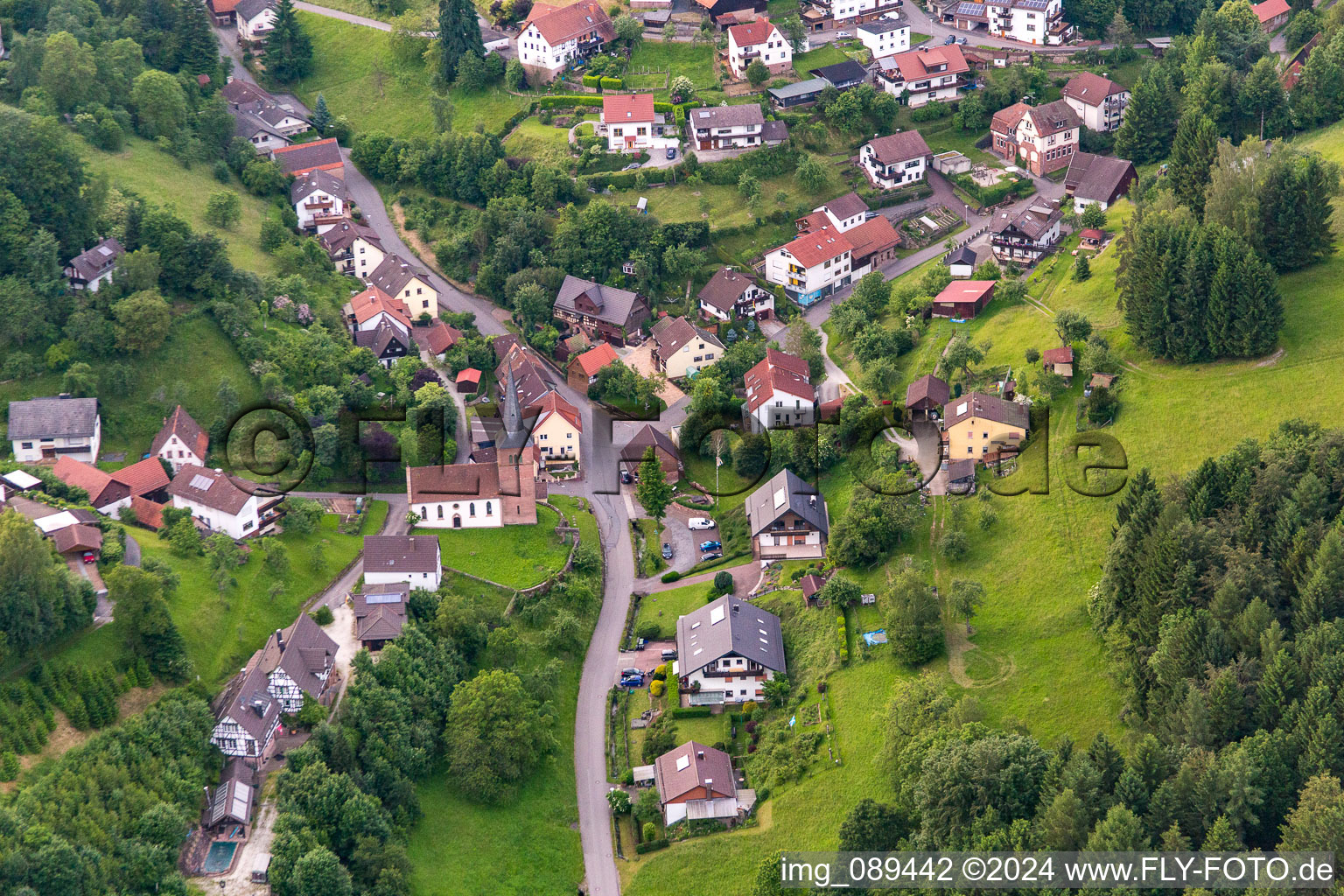 Vue d'oiseau de Quartier Brombach in Eberbach dans le département Bade-Wurtemberg, Allemagne