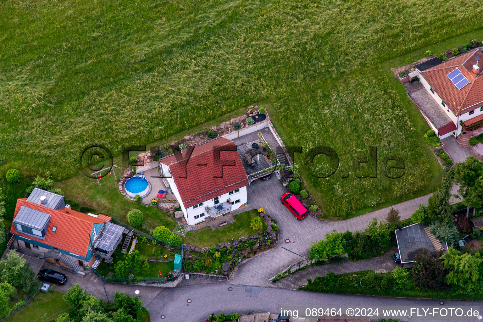 Vue d'oiseau de Quartier Brombach in Eberbach dans le département Bade-Wurtemberg, Allemagne