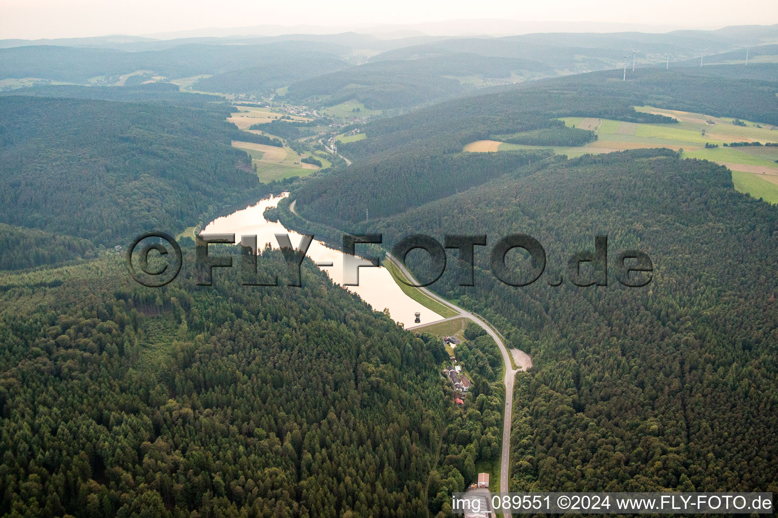 Photographie aérienne de Marbach, réservoir de Marbach à le quartier Hetzbach in Oberzent dans le département Hesse, Allemagne