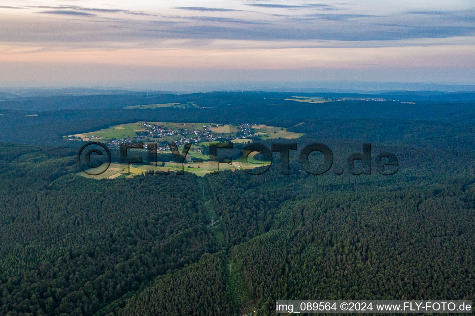 Vue aérienne de Champs agricoles et surfaces utilisables à le quartier Weiten-Gesäß in Michelstadt dans le département Hesse, Allemagne