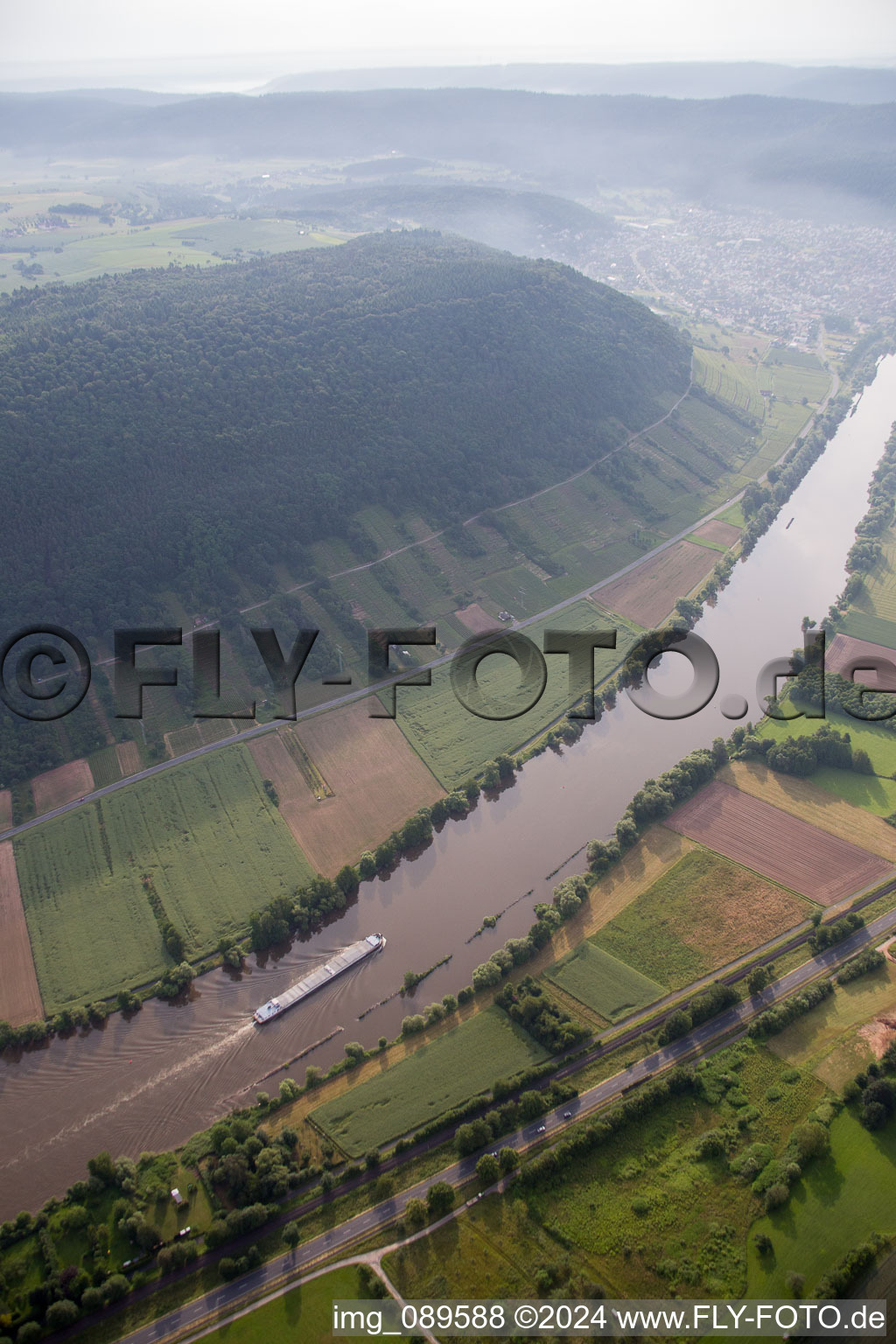 Laudenbach dans le département Bavière, Allemagne vue d'en haut