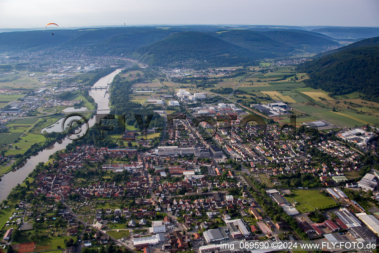 Vue aérienne de Kleinheubach dans le département Bavière, Allemagne