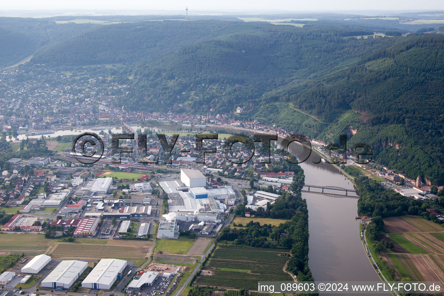 Vue aérienne de Miltenberg dans le département Bavière, Allemagne