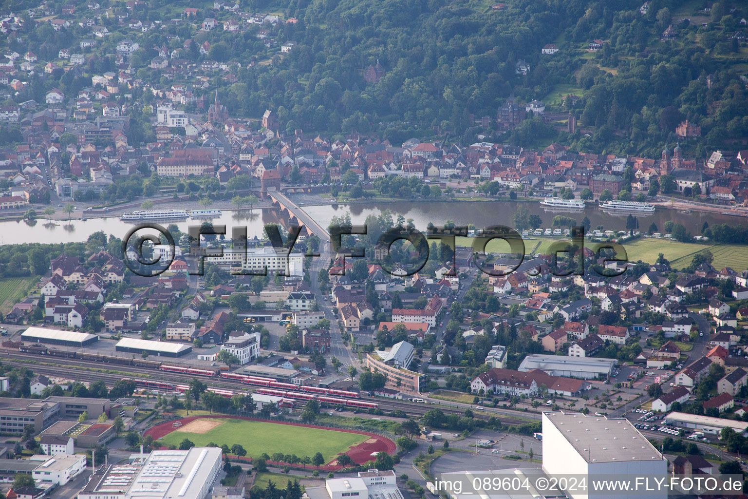 Vue aérienne de Miltenberg dans le département Bavière, Allemagne