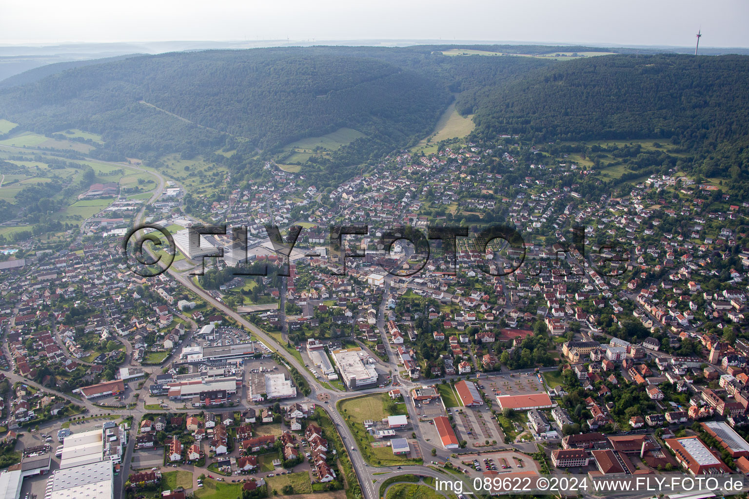 Vue aérienne de Bürgstadt dans le département Bavière, Allemagne