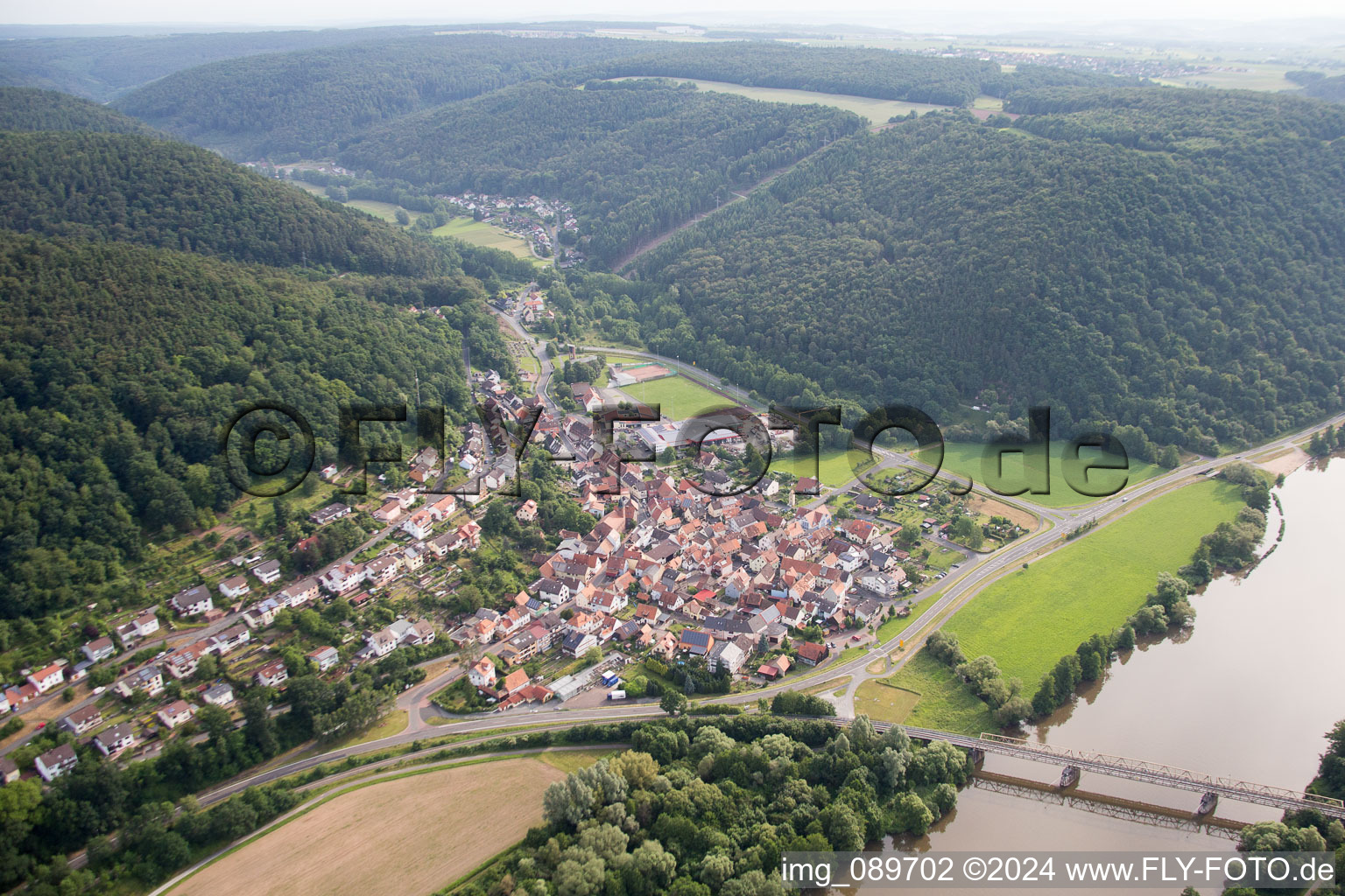 Photographie aérienne de Zones riveraines du Main à Hasloch dans le département Bavière, Allemagne