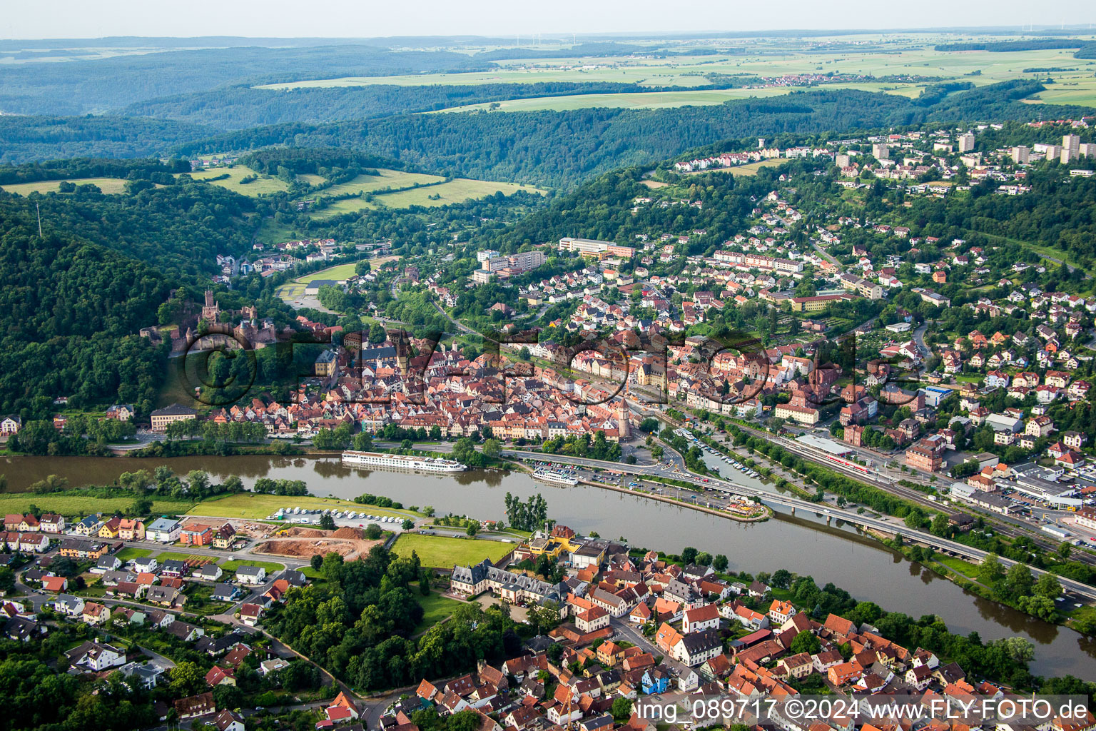 Photographie aérienne de Zones riveraines le long de l'embouchure de la Tauber dans le Main à Wertheim dans le département Bade-Wurtemberg, Allemagne
