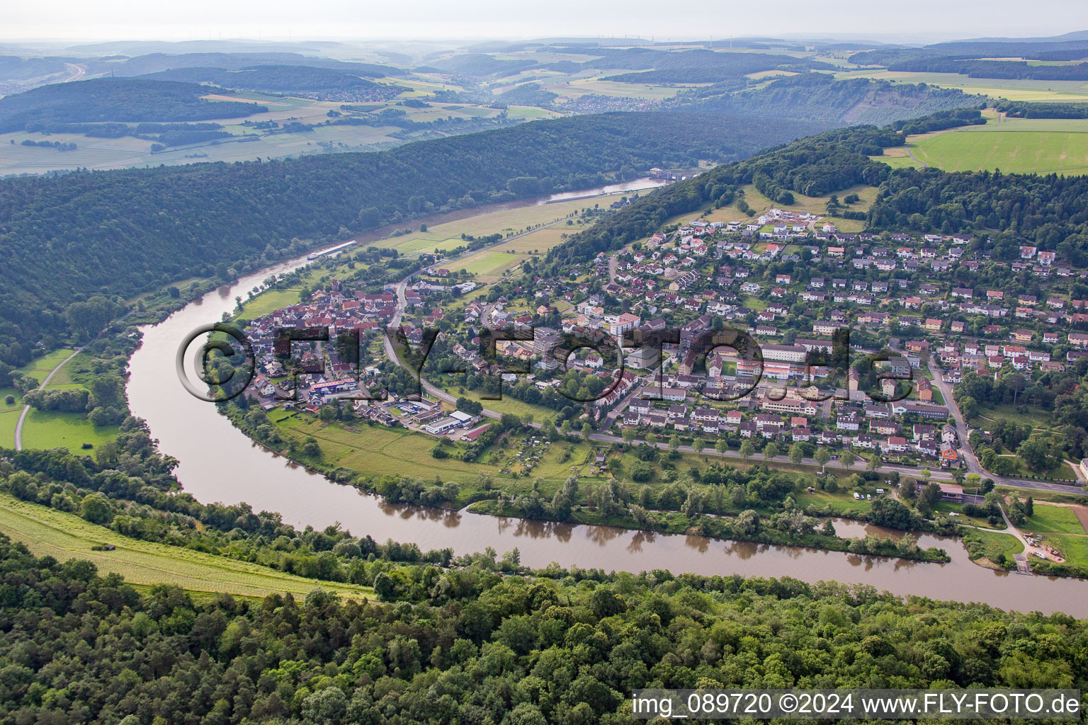 Vue aérienne de Quartier Eichel in Wertheim dans le département Bade-Wurtemberg, Allemagne