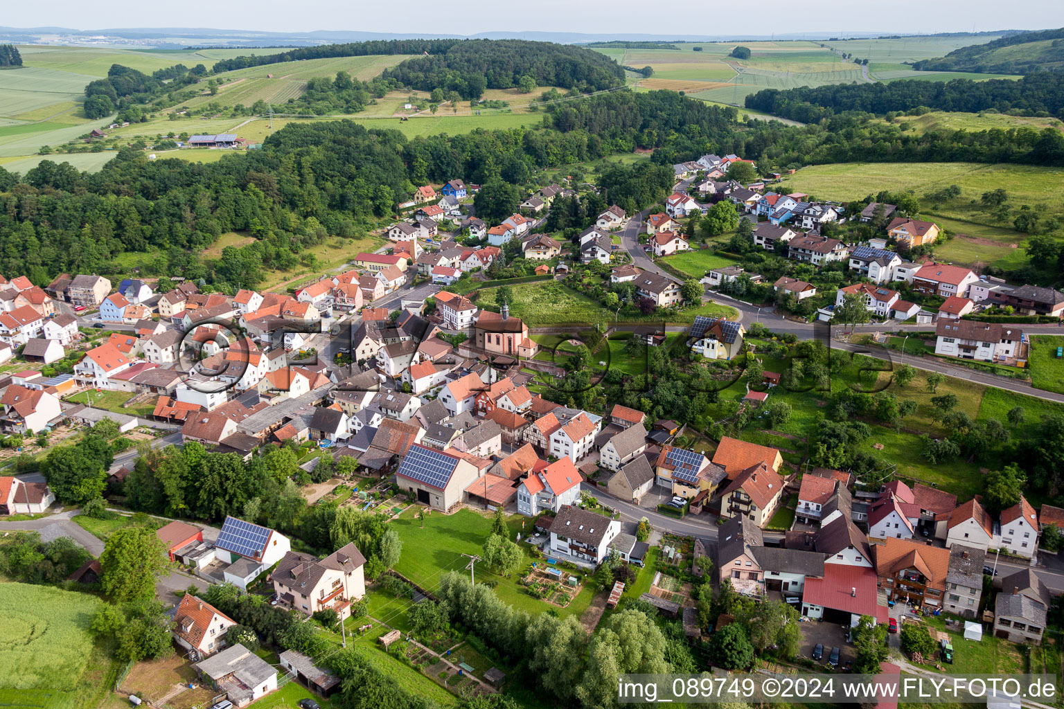 Vue aérienne de Quartier Wüstenzell in Holzkirchen dans le département Bavière, Allemagne