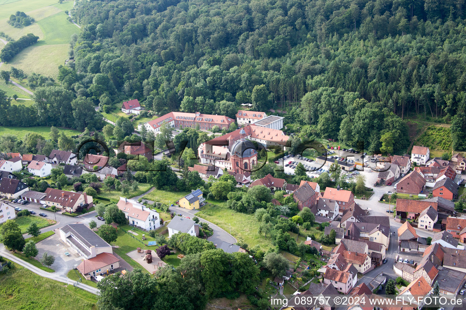 Holzkirchen dans le département Bavière, Allemagne depuis l'avion