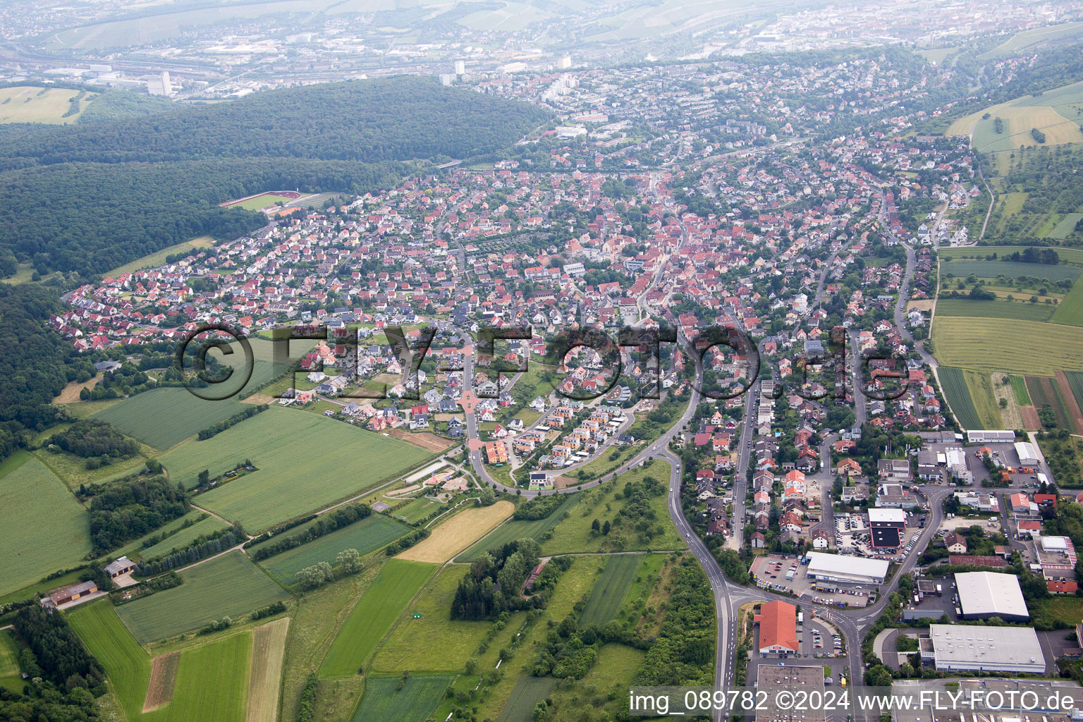 Photographie aérienne de Höchberg dans le département Bavière, Allemagne