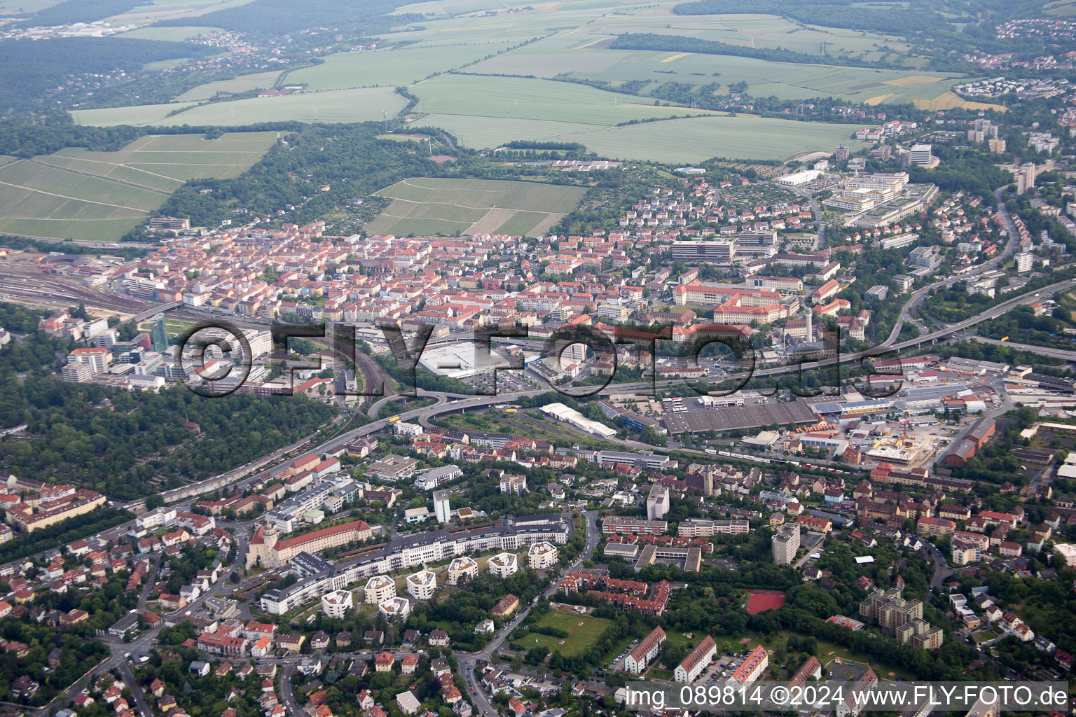 Würzburg dans le département Bavière, Allemagne depuis l'avion