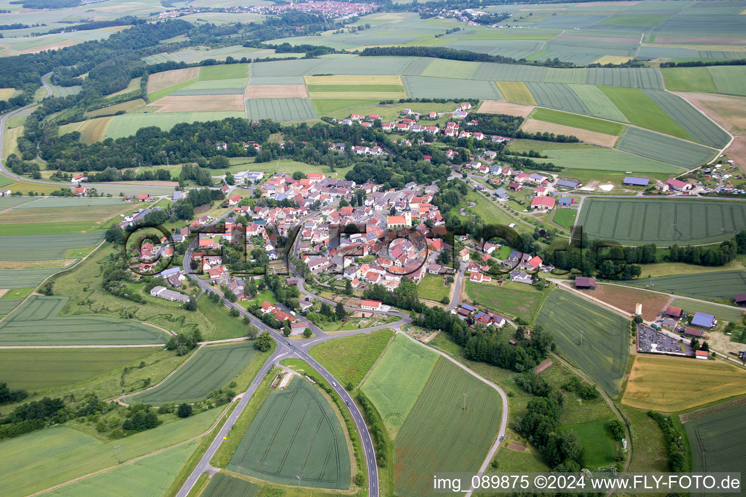 Vue aérienne de Quartier Kleineibstadt in Großeibstadt dans le département Bavière, Allemagne