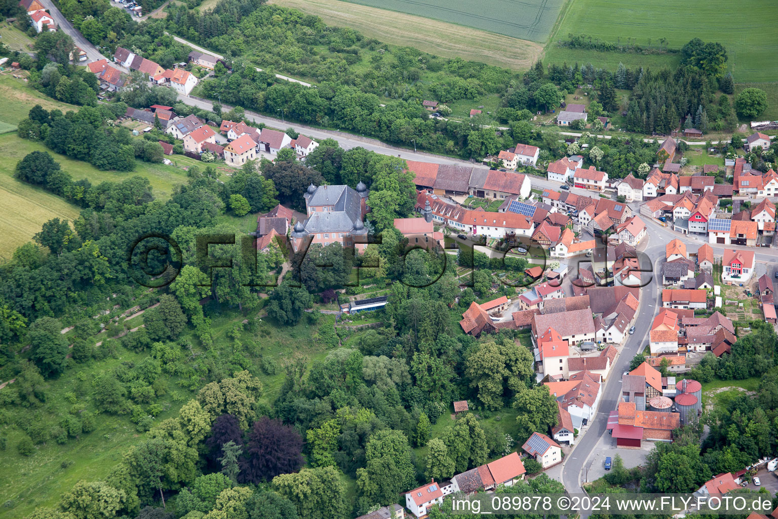 Vue aérienne de Quartier Waltershausen in Saal an der Saale dans le département Bavière, Allemagne