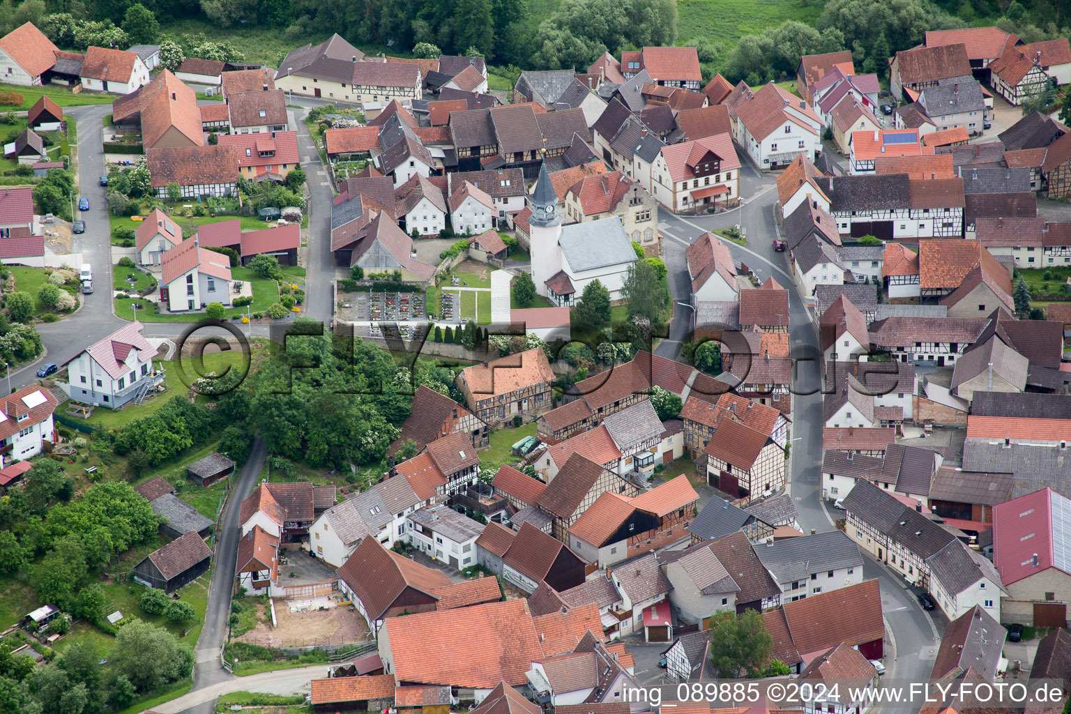 Vue aérienne de Quartier Gollmuthhausen in Höchheim dans le département Bavière, Allemagne