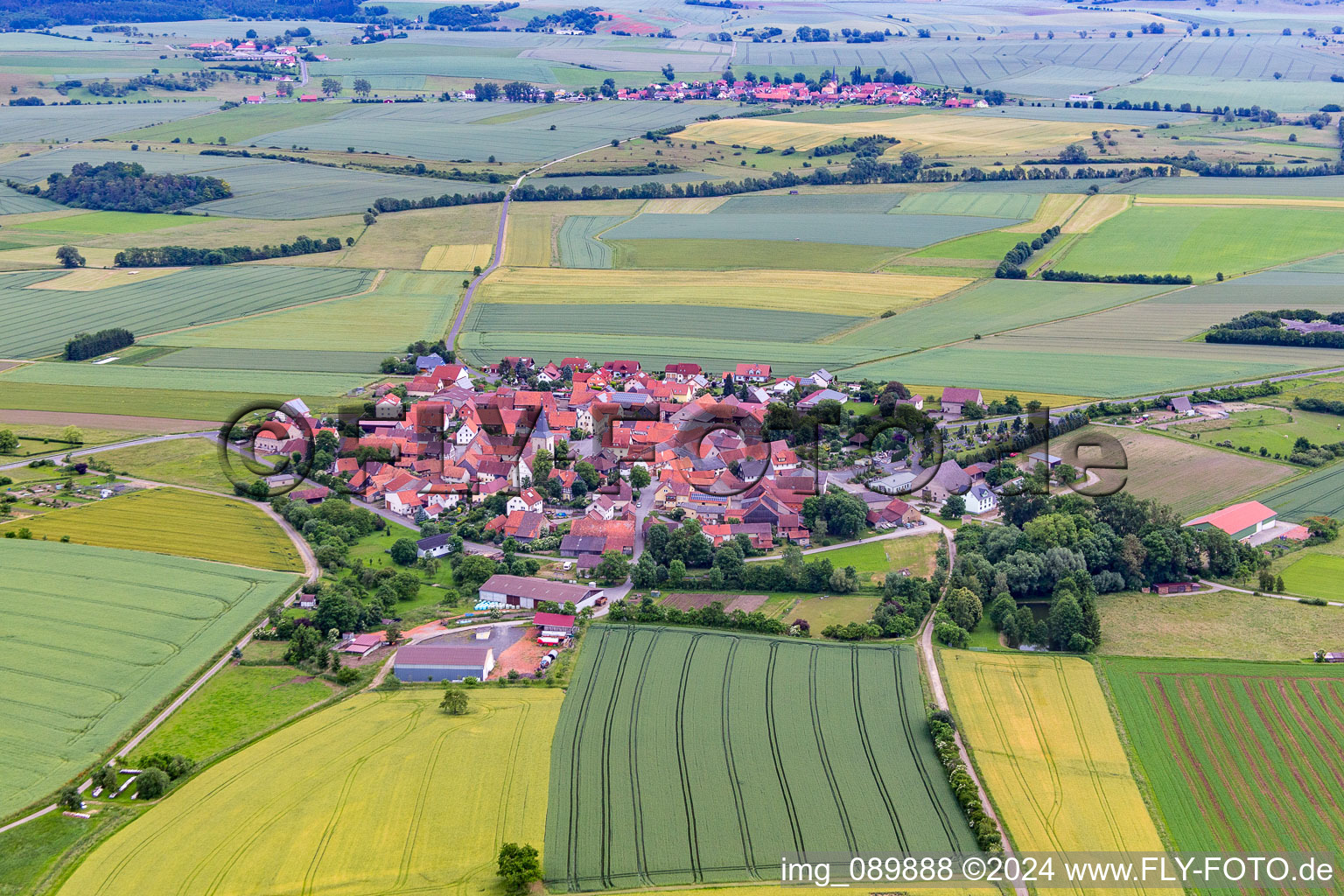 Vue aérienne de Quartier Rothausen in Höchheim dans le département Bavière, Allemagne