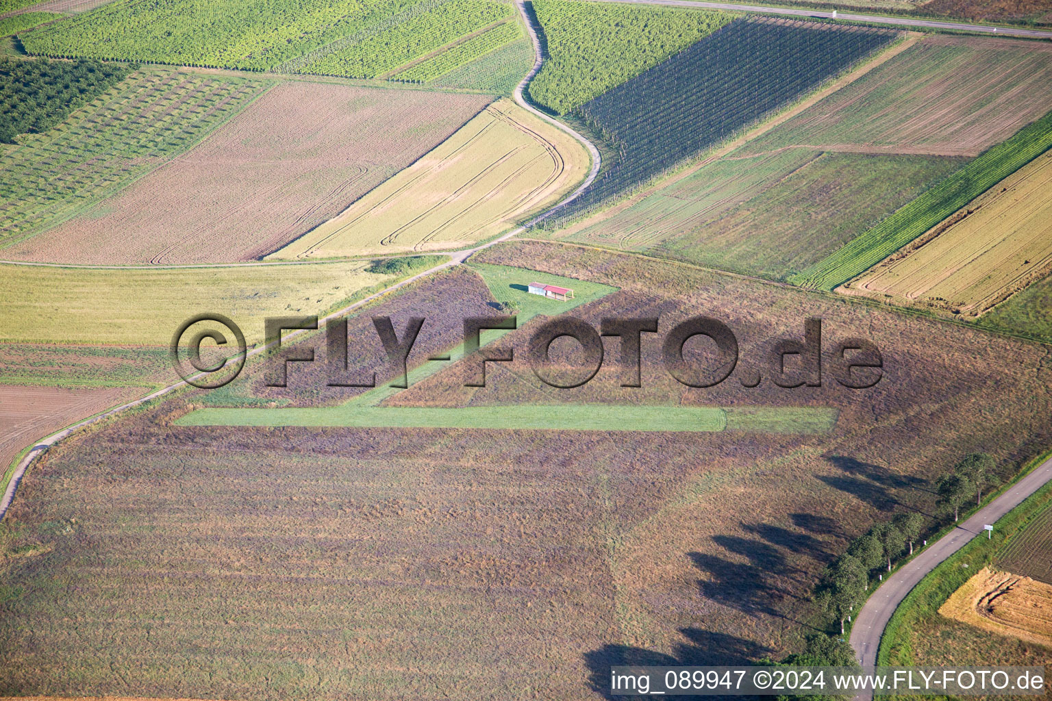 Vue aérienne de Aérodrome modèle à Oberhoffen-lès-Wissembourg dans le département Bas Rhin, France