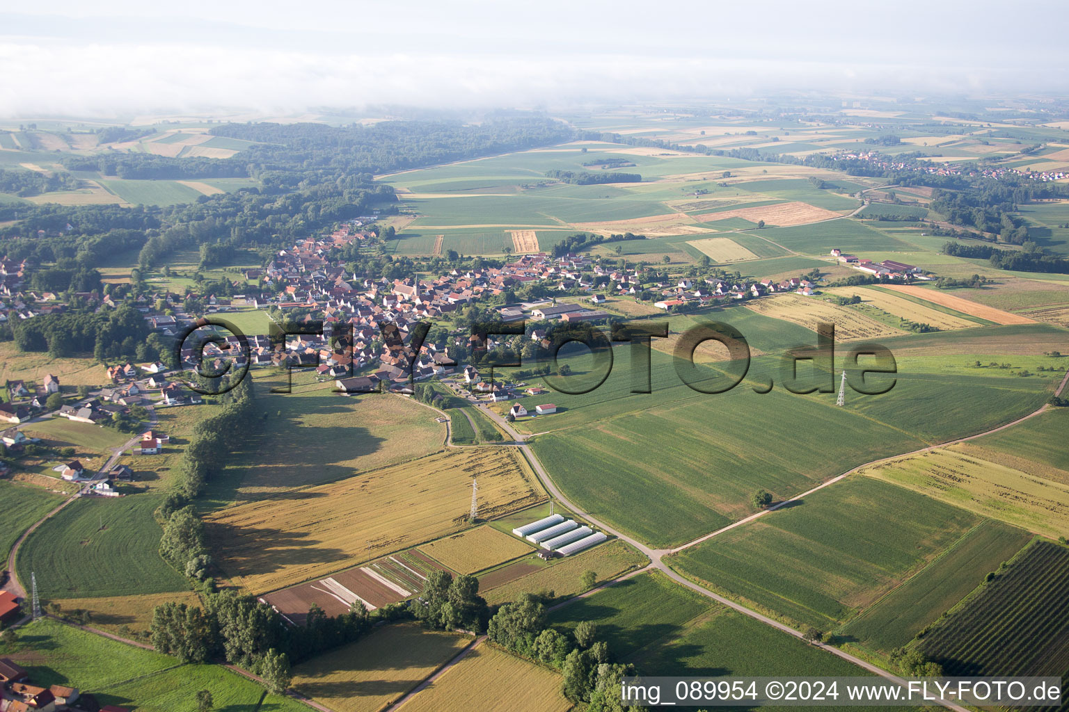 Vue d'oiseau de Steinseltz dans le département Bas Rhin, France