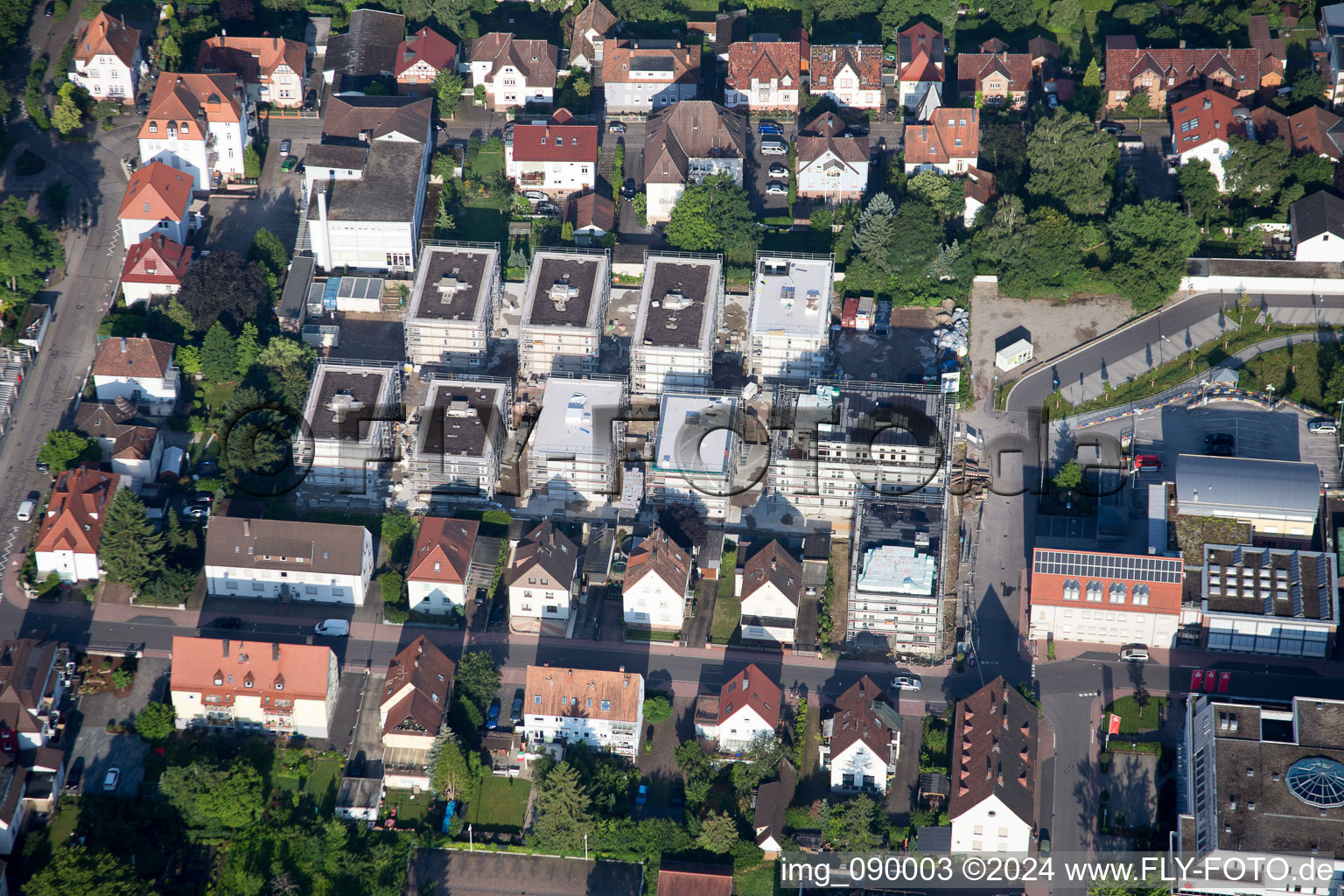 Dans le nouveau bâtiment "Stadkern" de RiBa GmbH entre Bismarck- et Gartenstr à Kandel dans le département Rhénanie-Palatinat, Allemagne d'en haut