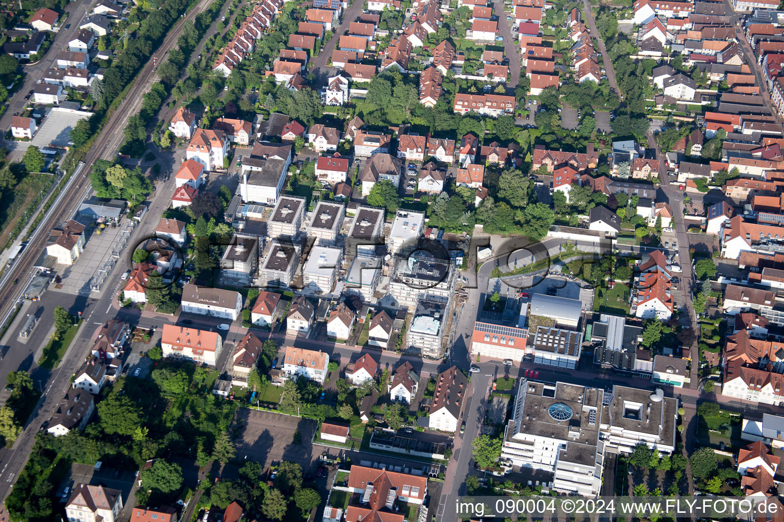 Dans le nouveau bâtiment "Stadkern" de RiBa GmbH entre Bismarck- et Gartenstr à Kandel dans le département Rhénanie-Palatinat, Allemagne hors des airs