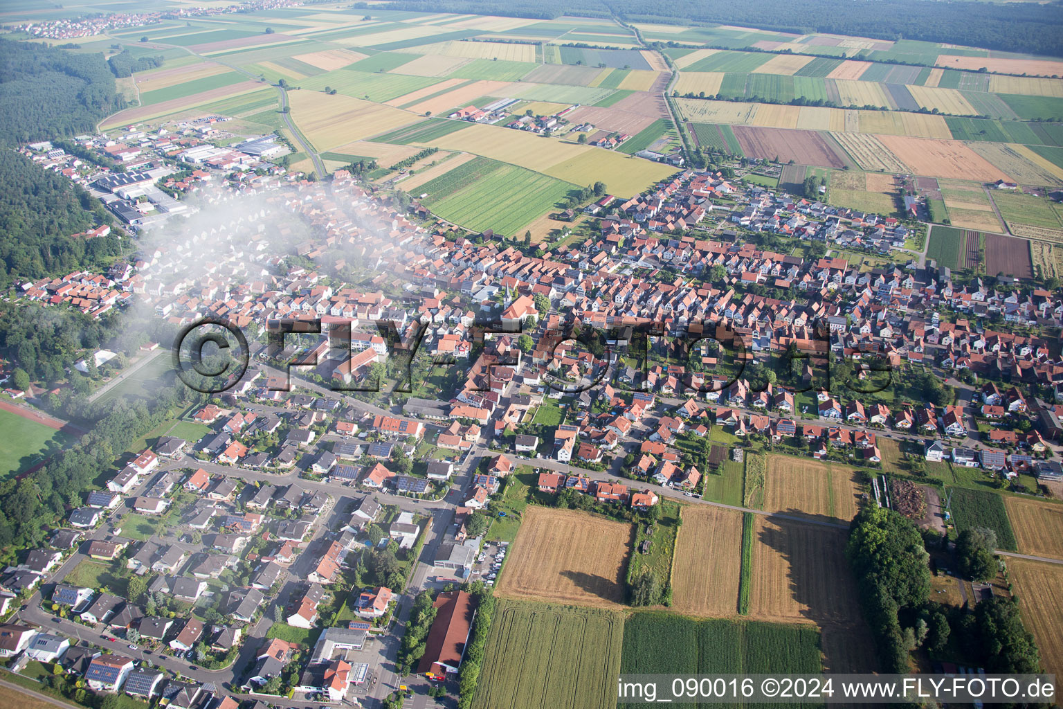 Hatzenbühl dans le département Rhénanie-Palatinat, Allemagne depuis l'avion