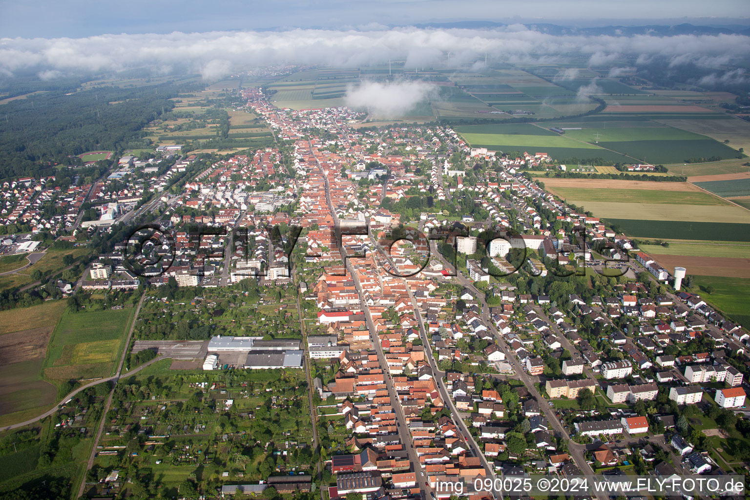 Kandel dans le département Rhénanie-Palatinat, Allemagne vue du ciel