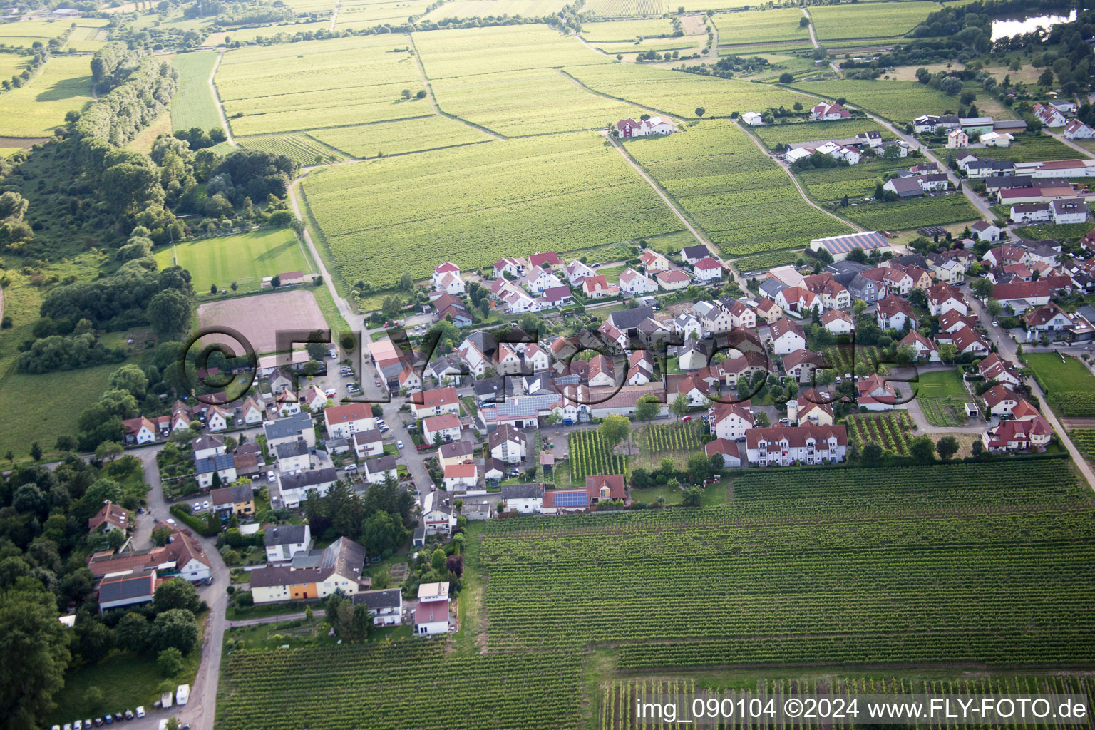 Image drone de Kirrweiler dans le département Rhénanie-Palatinat, Allemagne