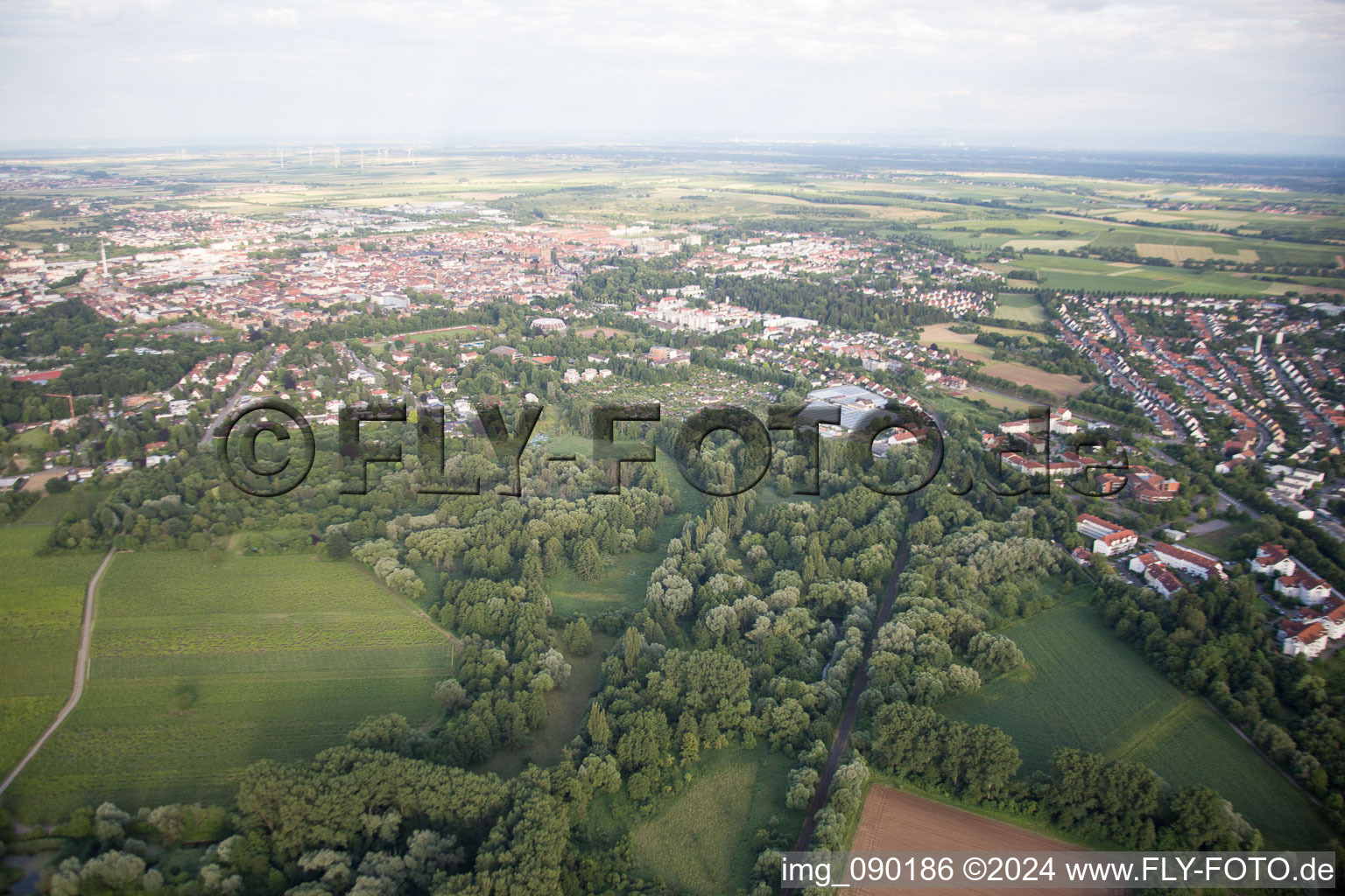 Landau in der Pfalz dans le département Rhénanie-Palatinat, Allemagne vue du ciel