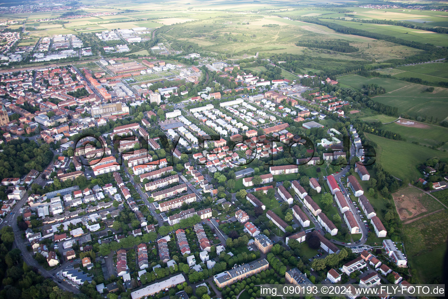 Vue aérienne de Landau in der Pfalz dans le département Rhénanie-Palatinat, Allemagne